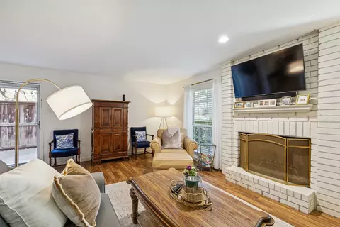 7623 Riverbrook Dr #17, Dallas, TX 75230