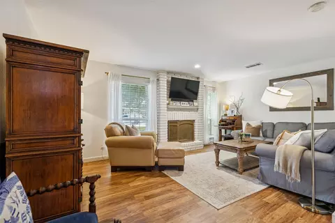 7623 Riverbrook Dr #17, Dallas, TX 75230