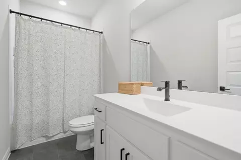 Bath - 2033 Longspur Dr, Argyle, TX 76226 photo 4 of 4