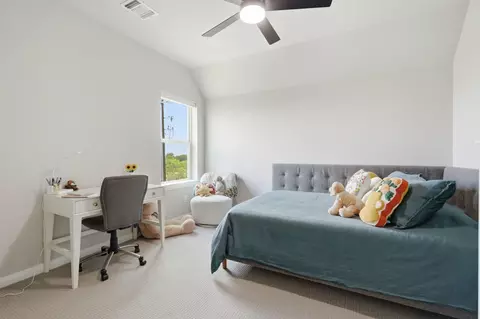 Bedroom - 2033 Longspur Dr, Argyle, TX 76226 photo 4 of 5