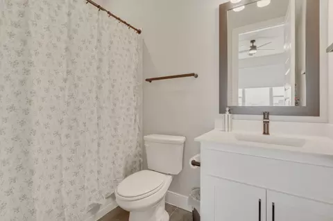 Bath - 2033 Longspur Dr, Argyle, TX 76226 photo 2 of 4