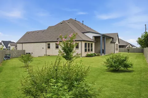 Exterior - 2033 Longspur Dr, Argyle, TX 76226 photo 4 of 6