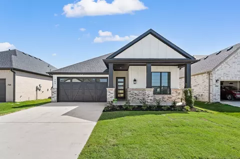 704 Blackbird Dr, Aledo, TX 76008