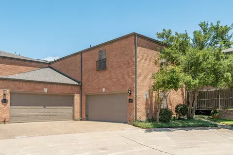 17365 Remington Park Cir, Dallas, TX 75252