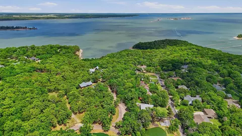 424 Oak Hls, Pottsboro, TX 75076
