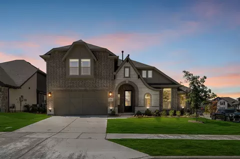 Exterior - 800 Twisted Leaf Ln, Aubrey, TX 76227 photo 2 of 6