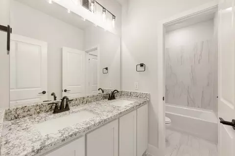 Bath - 800 Twisted Leaf Ln, Aubrey, TX 76227 photo 1 of 4