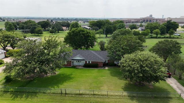 125 Hollie Dr, Red Oak, TX 75154