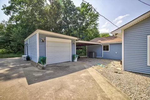 Exterior - 913 Keoki Ct, Tool, TX 75143 photo 3 of 6