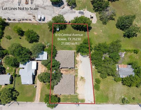 810 Central Ave, Bowie, TX 76230