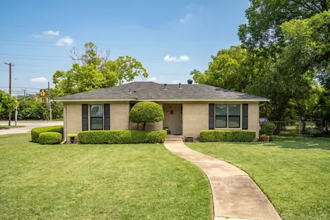 3860 W Spurgeon St, Fort Worth, TX 76133
