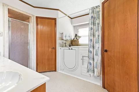 Bath - 7641 John Carroll Dr, Abilene, TX 79606 photo 1 of 4