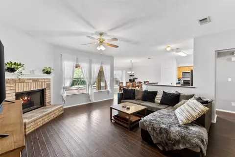 804 Tyler Ct, Burleson, TX 76028