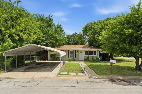 601 Park Ln, Denton, TX 76205