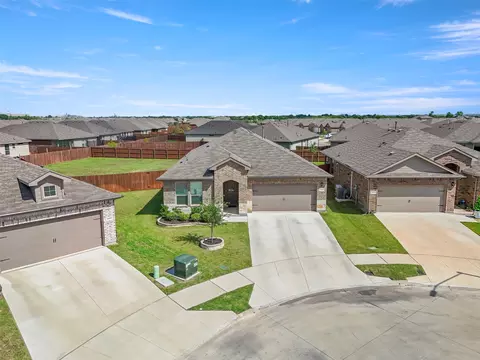 5405 N Wind Ln, Fort Worth, TX 76179