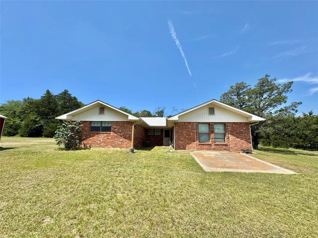 450 Woodbine Estates Rd, Gainesville, TX 76240