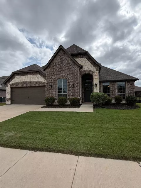 1086 Mickelson Dr, Granbury, TX 76048