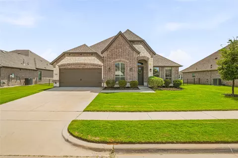 1086 Mickelson Dr, Granbury, TX 76048