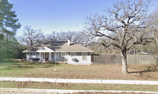 2700 Handley Dr, Fort Worth, TX 76112