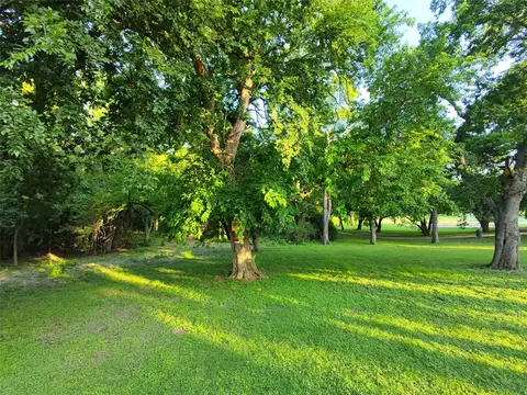 2850 Persimmon Rd, Dallas, TX 75241
