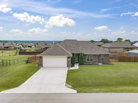 101 Walnut St, Paradise, TX 76073