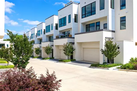 610 N Oak Cliff Blvd #202, Dallas, TX 75208