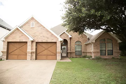7416 Rolling Hills Dr, Benbrook, TX 76126
