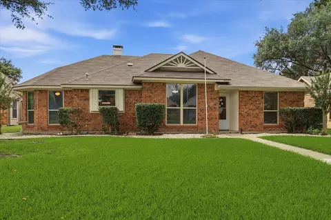 4203 Meadow Ridge Dr, Carrollton, TX 75010