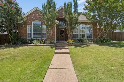 729 Herman Dr, Hurst, TX 76054