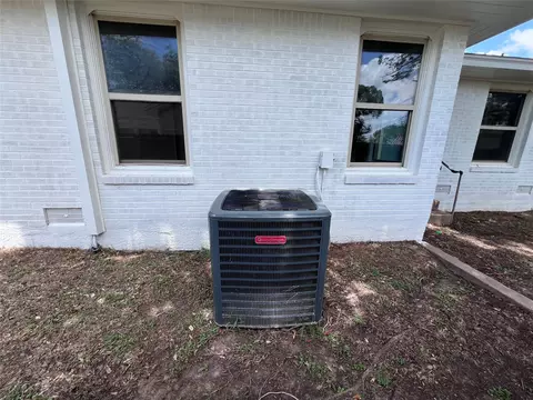 Exterior - 3200 Proctor Ave, Waco, TX 76708 photo 9 of 11