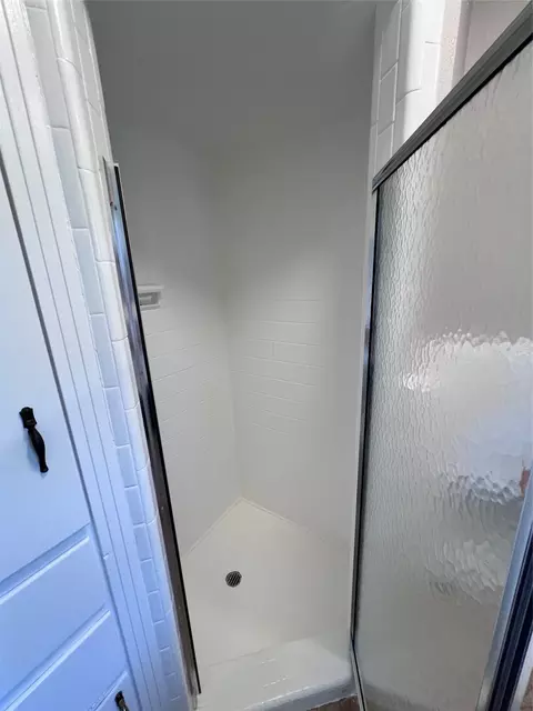 Bath - 3200 Proctor Ave, Waco, TX 76708 photo 7 of 7