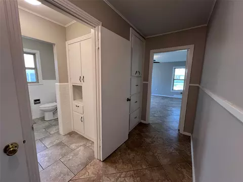 Entry Way - 3200 Proctor Ave, Waco, TX 76708 photo 2 of 5