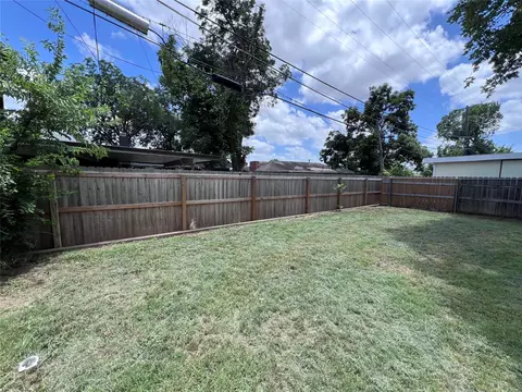 Exterior - 3200 Proctor Ave, Waco, TX 76708 photo 6 of 11