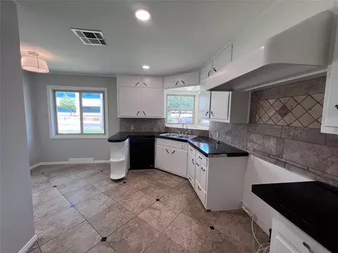 Kitchen - 3200 Proctor Ave, Waco, TX 76708 photo 1 of 3