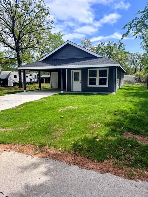 714 Cedarcrest Dr, Tool, TX 75143