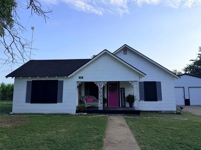 110 W Brown St, Lipan, TX 76462