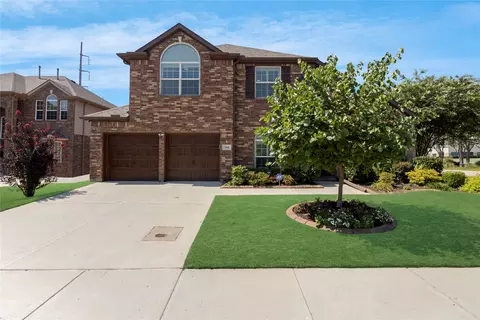 964 Wellington Dr, Lewisville, TX 75067