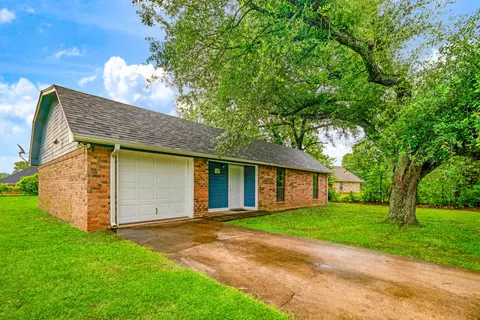 350 Town East Dr, Reno, TX 75462