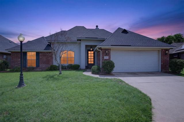 323 Oakland Pl, Bossier City, LA 71112