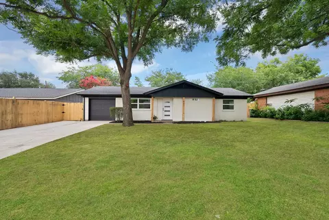807 Hillcrest Dr, Arlington, TX 76010