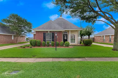 2003 Belle Haven Dr, Bossier City, LA 71111