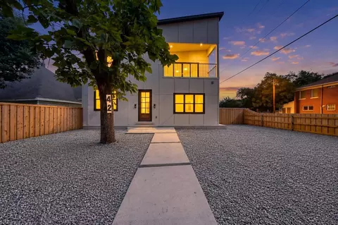 427 E 9 Th St, Dallas, TX 75203