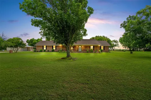 4381 County Line Pkwy, Mart, TX 76664