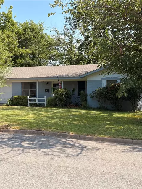 135 N Imperial Dr, Denison, TX 75020