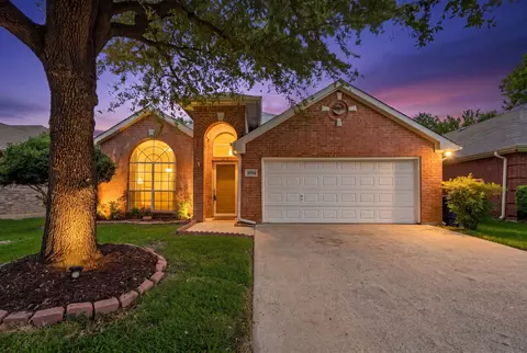 6916 Indiana Ave, Fort Worth, TX 76137