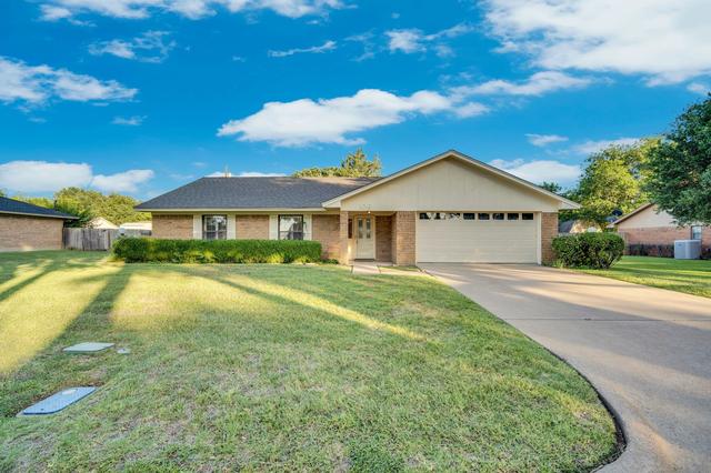 106 Garland Dr, Hillsboro, TX 76645