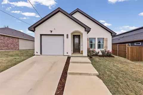 1326 Hemphill St, Greenville, TX 75401
