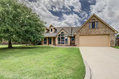 2105 Ridgewood Dr, Bridgeport, TX 76426