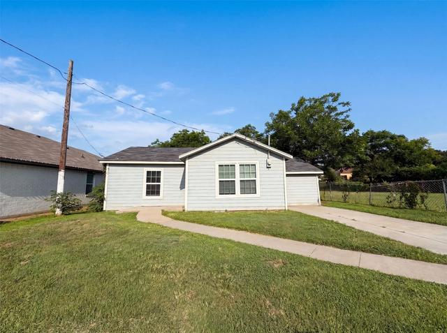 2008 Danner St, Fort Worth, TX 76105