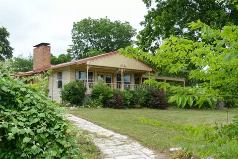 142 Seaside Dr, Gun Barrel City, TX 75156